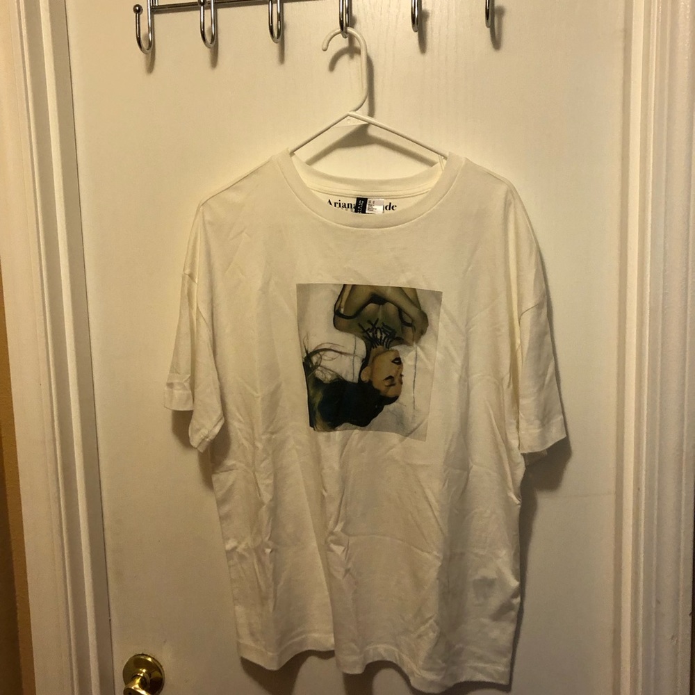 ARIANA GRANDE TEE